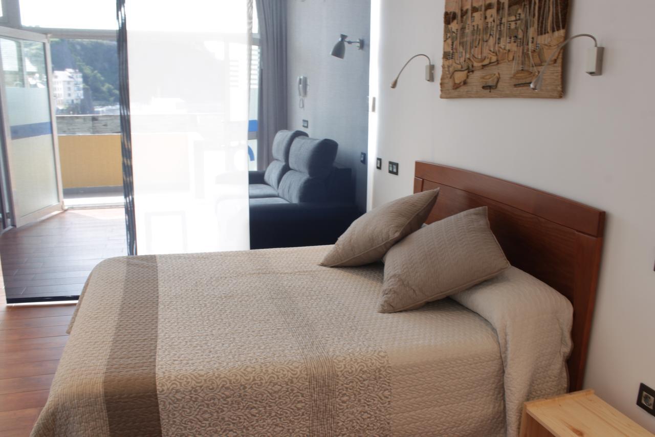 Apartamentos Turisticos Vistademar Luarca Kültér fotó